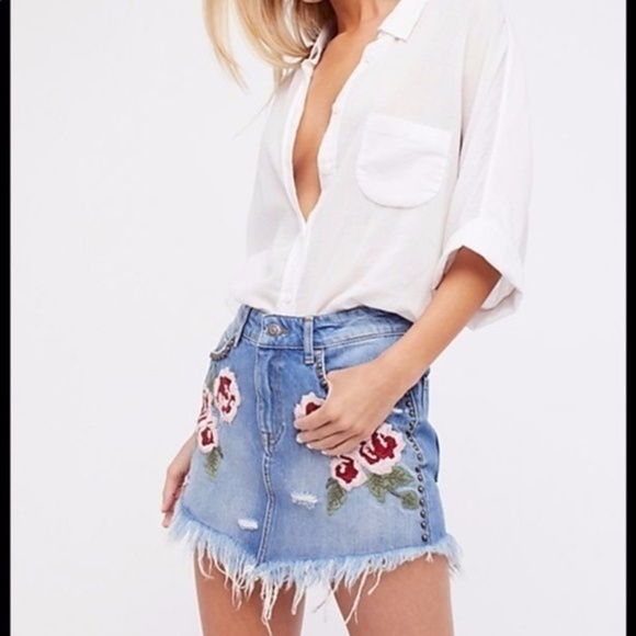 Free People Wild Rose Embroidered Jean Skirt 27 - Picture 1 of 4